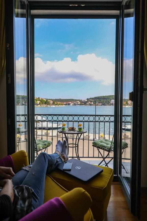 Apartment Milka With Sea View 迪斯诺 外观 照片