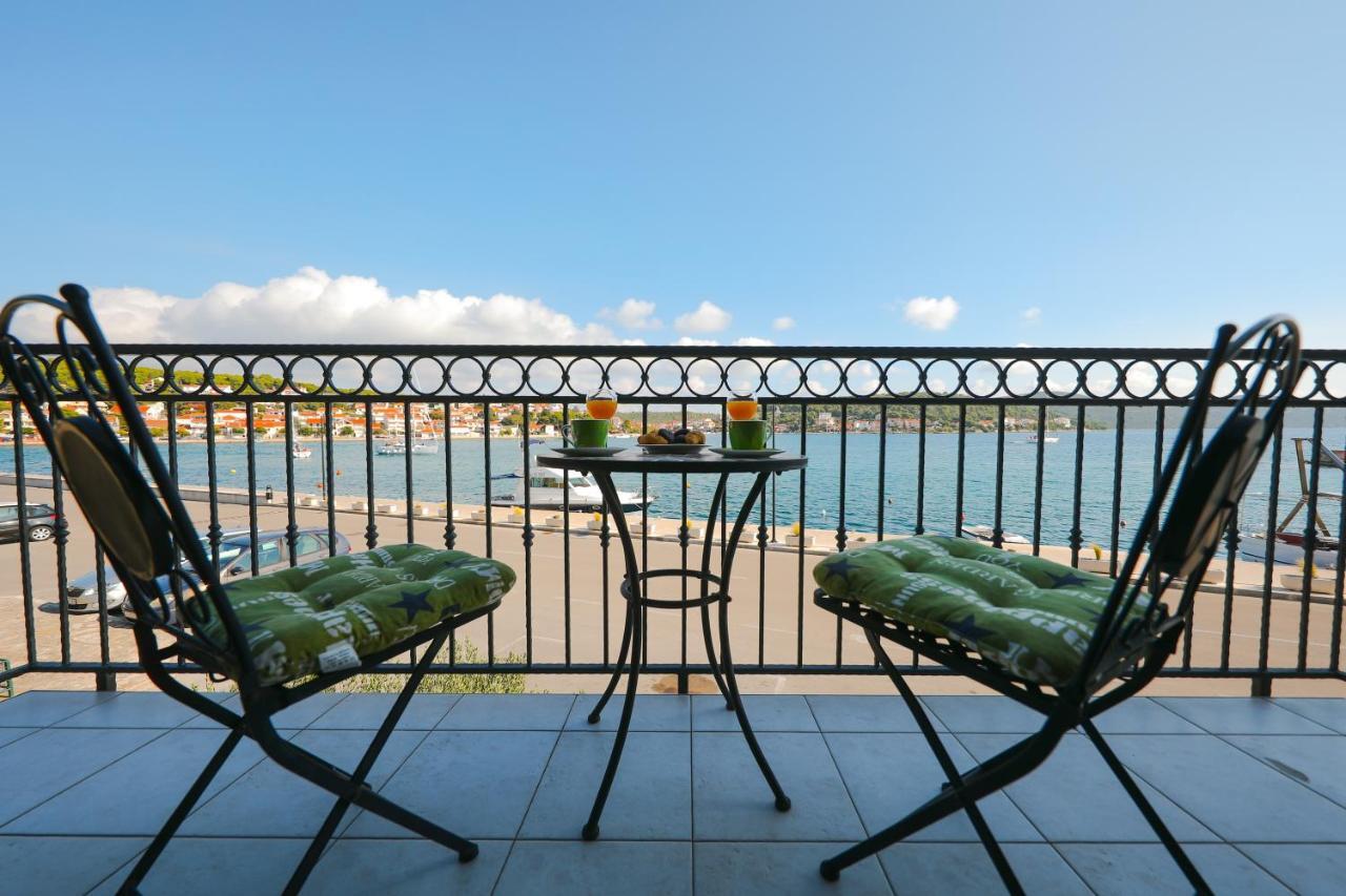 Apartment Milka With Sea View 迪斯诺 外观 照片