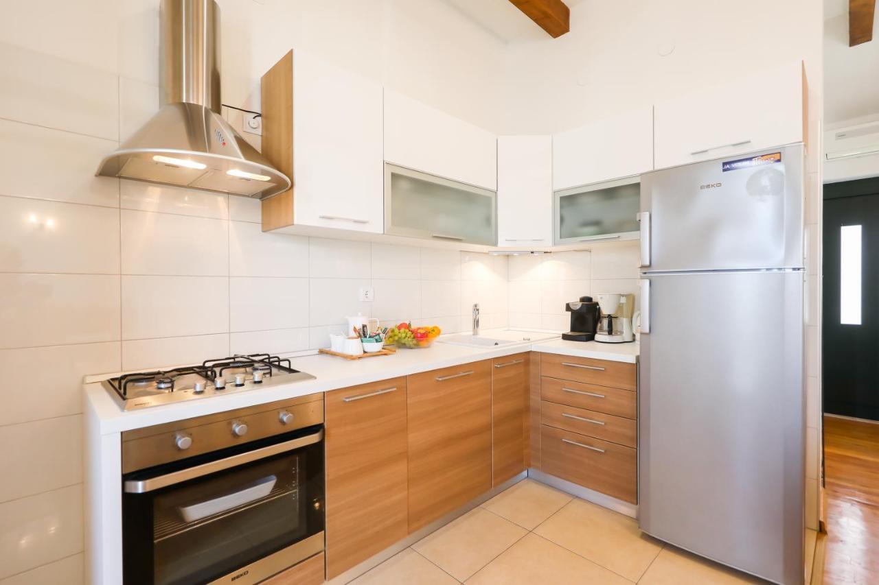 Apartment Milka With Sea View 迪斯诺 外观 照片